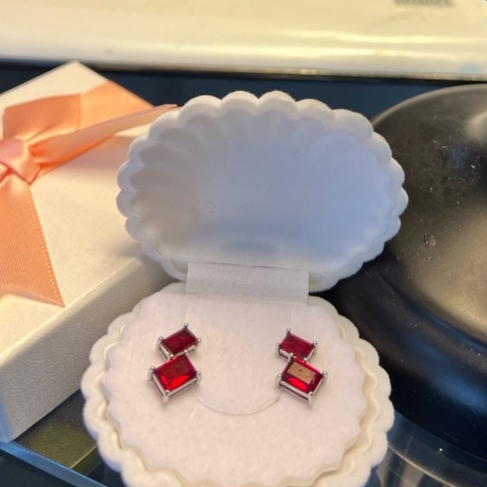 Gorgeous Square Cut Ruby Crystal Stud Earrinvs - image 8